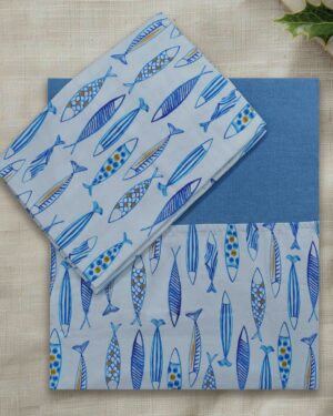 Thick 100 percent cotton queen size border bedsheet with 2 pillow covers