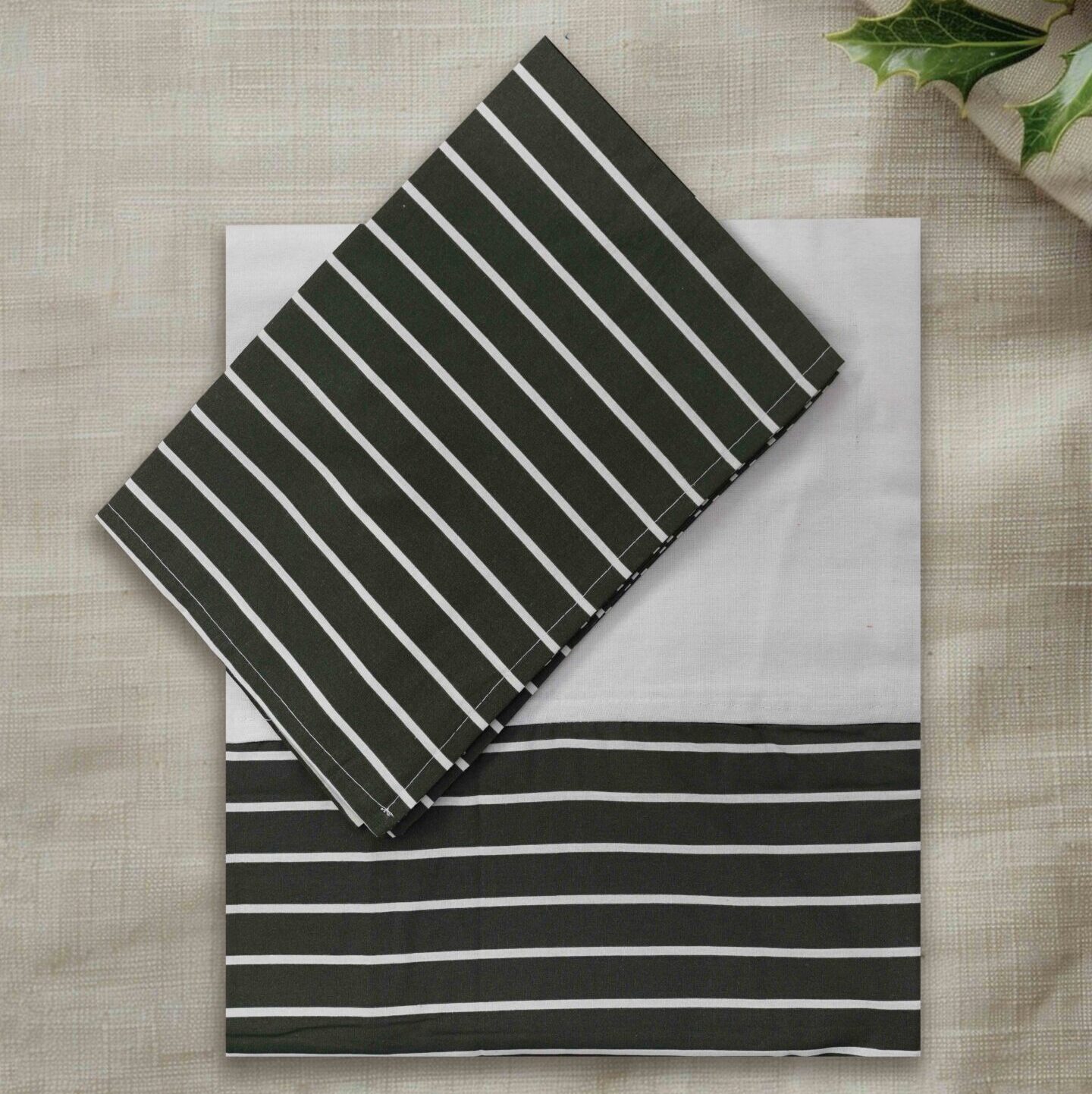 Designer border thick cotton queen bedsheet