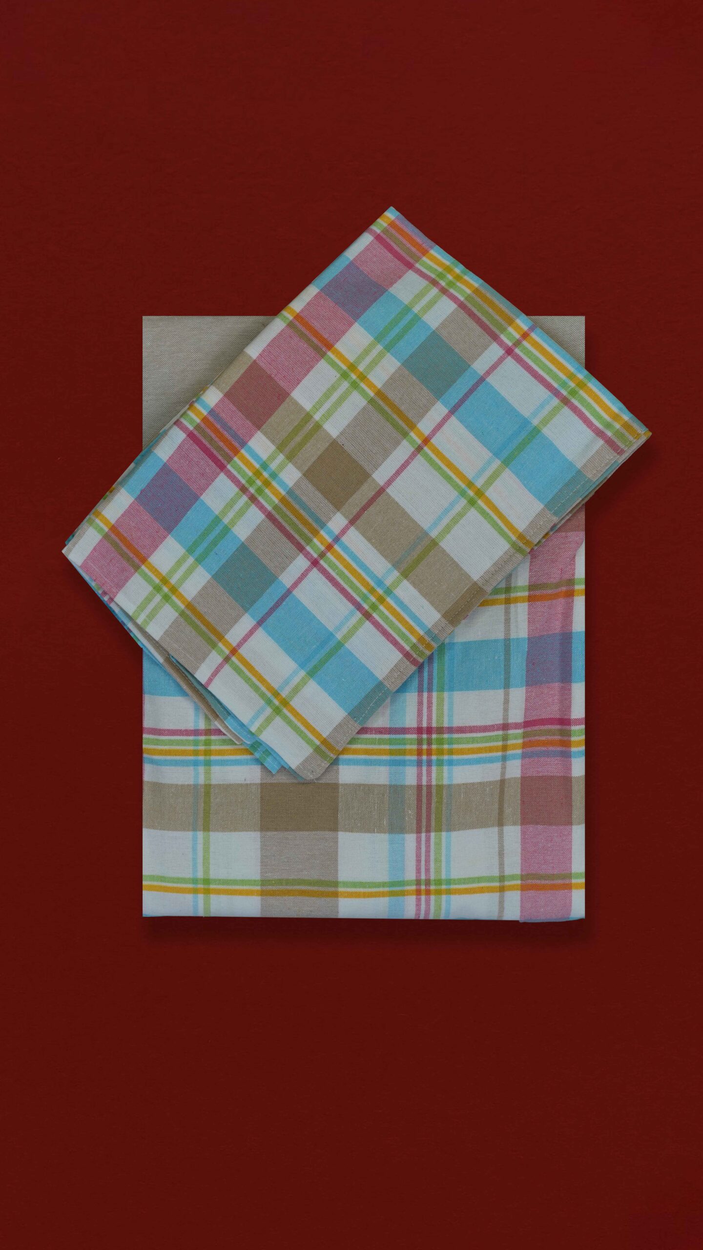 Elegant handloom cotton king size bedsheet 100x110 with matching pillow covers