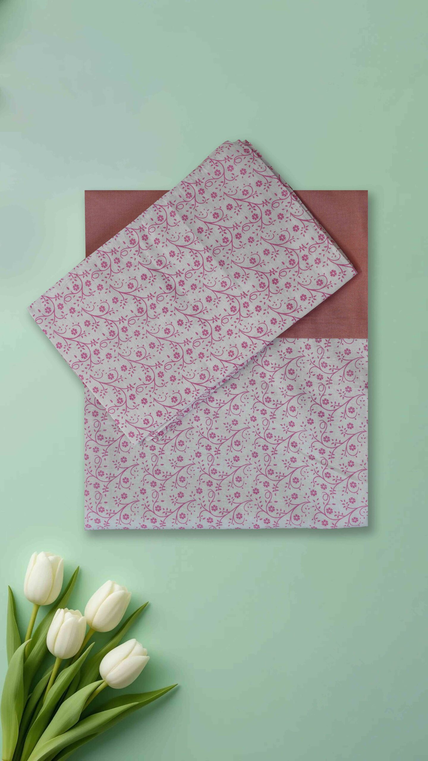 Pure cotton queen size border bedsheet 90x100 with 2 pillow covers soft printed design